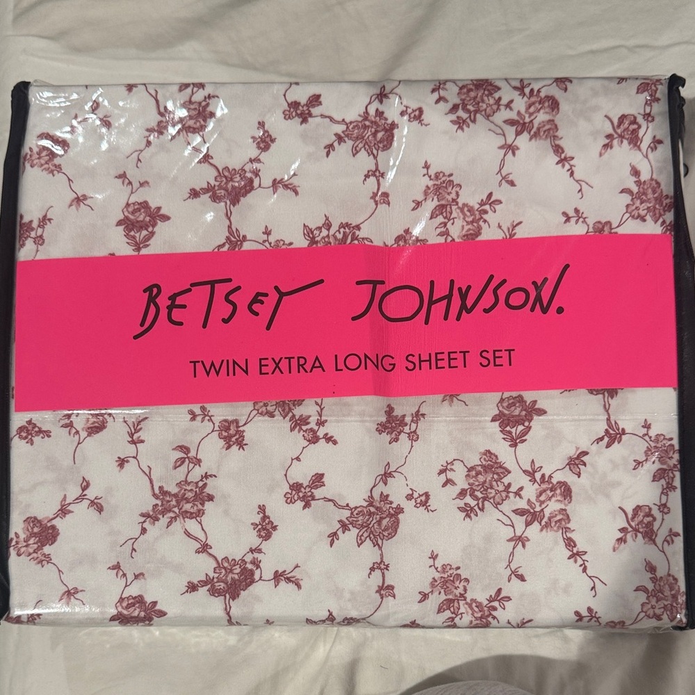 Betsey Johnson Twin XL Sheet Set - Pink Floral on White
